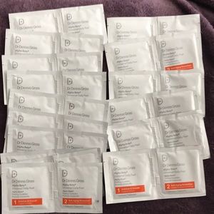 Pack of 16 Dr Dennis Gross universal daily peels